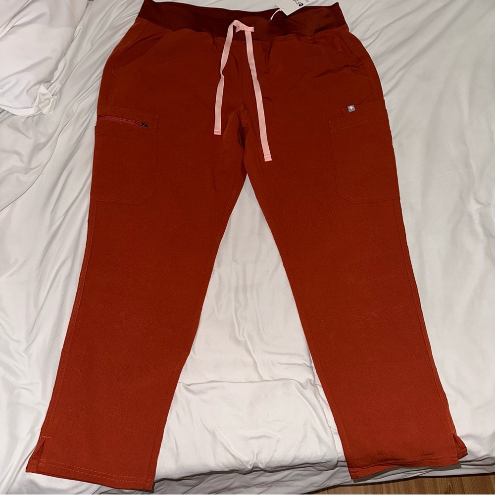 (BRAND NEW) Yola™ - Petite Skinny Scrub Pants 2.0